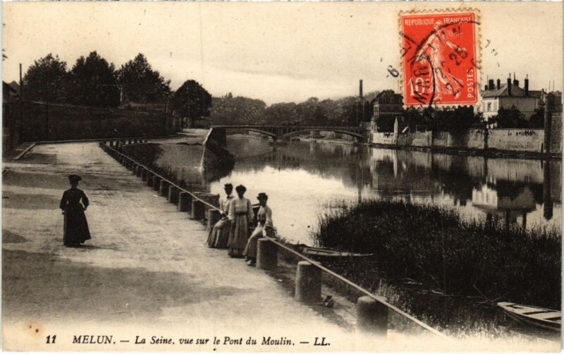 Carte postale ancienne Melun La Seine vue sur le Pont du Moulin à Melun