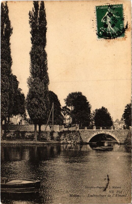 Carte postale ancienne Melun Embouchure de l'Almont à Melun