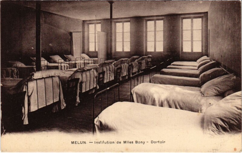 Carte postale ancienne Melun Institution de Miles Bony à Melun