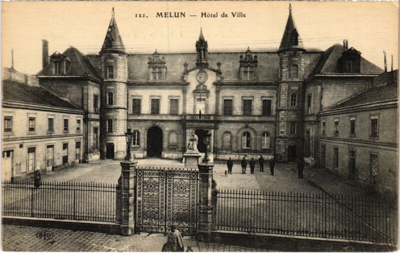 Carte postale ancienne Melun Hotel de Ville à Melun