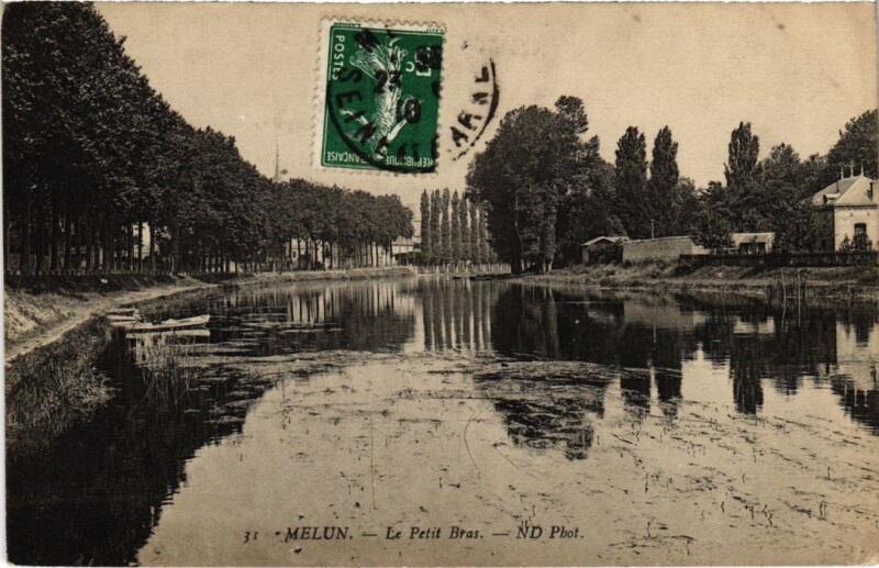 Carte postale ancienne Melun Le Petit Bras à Melun