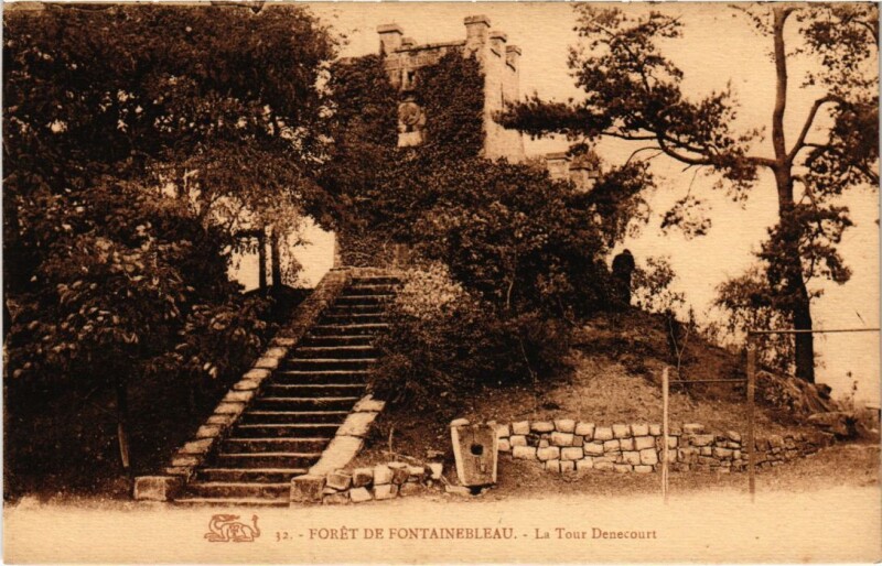 Carte postale ancienne Foret de Fontainebleau Tour Denecourt à Fontainebleau