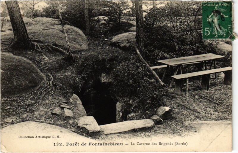Carte postale ancienne Foret de Fontainebleau Caverne des Brigands à Fontainebleau