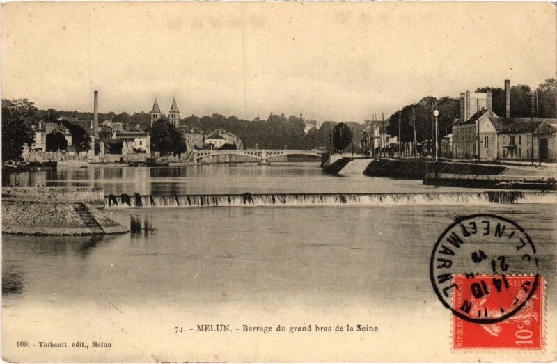 Carte postale ancienne Melun Barrage du grand bras de la Seine à Melun