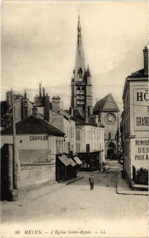 Carte postale ancienne Melun Eglise Saint-Aspais à Melun