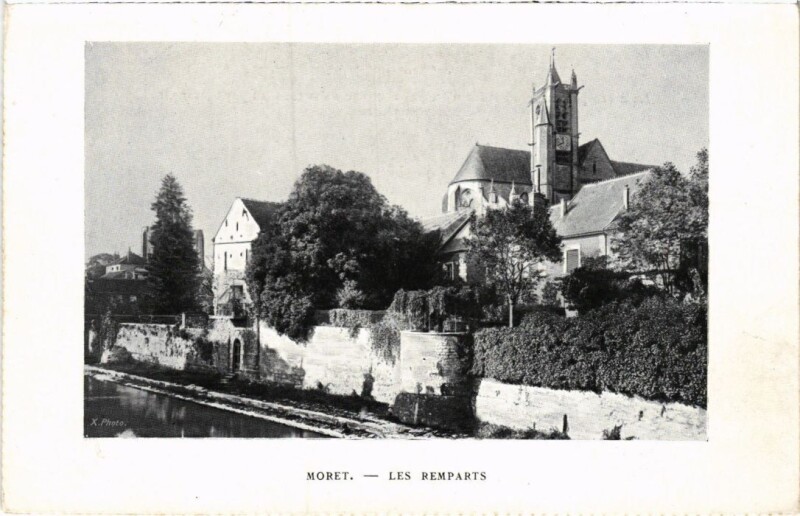 Carte postale ancienne Moret Les Remparts