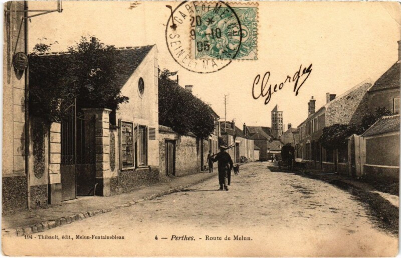 Carte postale ancienne Perthes Route de Melun à Melun