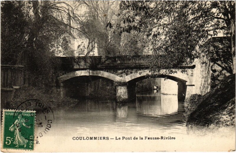 Carte postale ancienne Coulommiers Le Pon de la Fausse Riviere à Coulommiers
