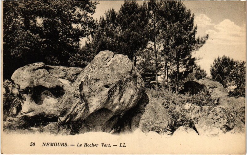 Carte postale ancienne Nemours Le Rocher Vert à Nemours