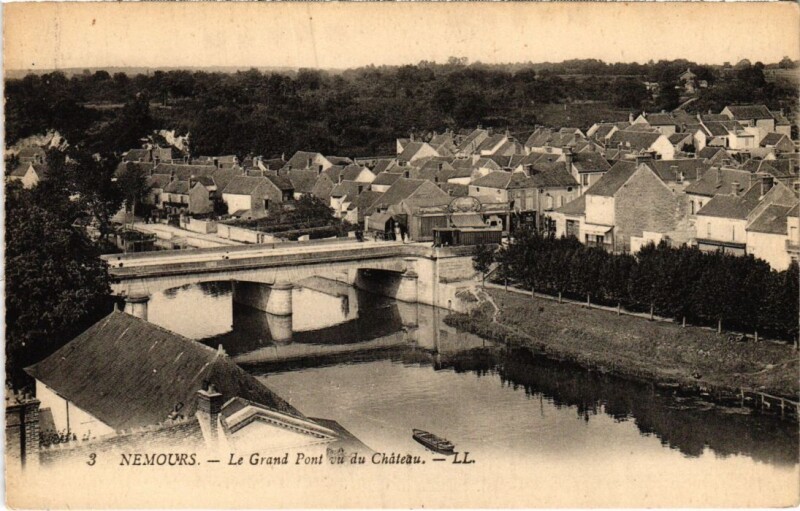 Carte postale ancienne Nemours Grand Pont à Nemours