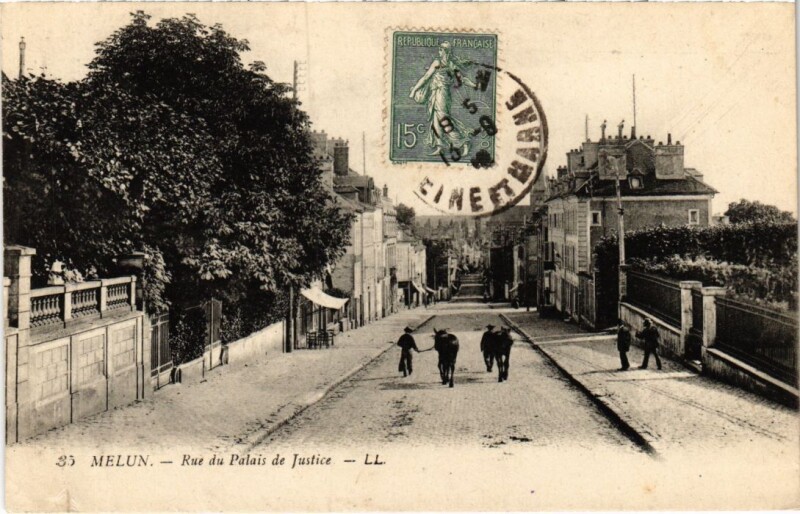 Carte postale ancienne Melun Rue du Palais de Justice à Melun