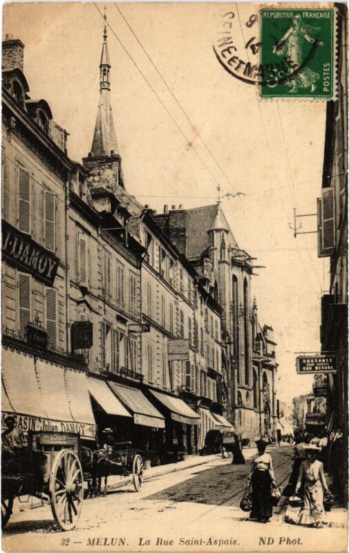 Carte postale ancienne Melun Rue Saint-Aspais à Melun
