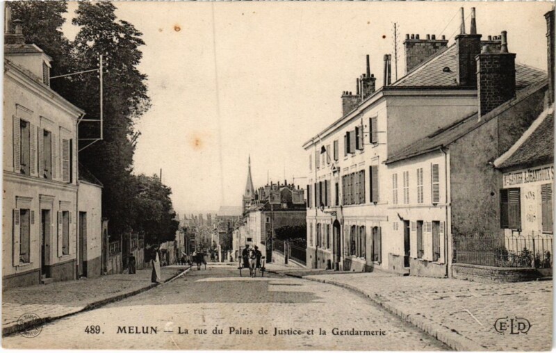 Carte postale ancienne Melun Rue du Palais de Justice à Melun