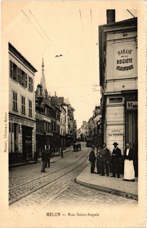 Carte postale ancienne Melun Rue Saint-Aspais à Melun