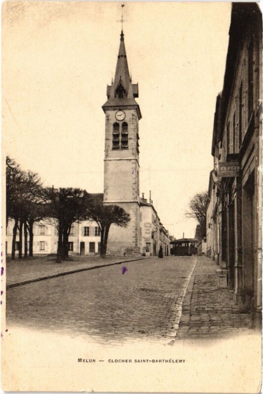 Carte postale ancienne Melun Clocher Saint-Barthelemy à Melun