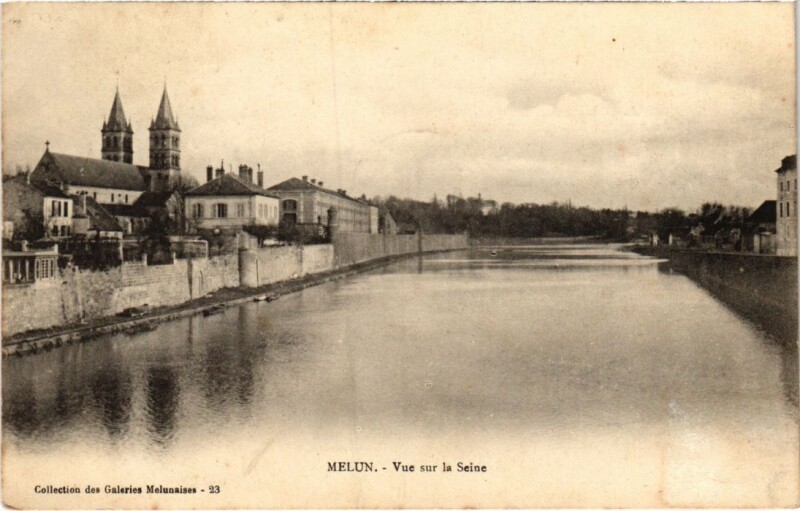 Carte postale ancienne Melun vue sur la Seine à Melun