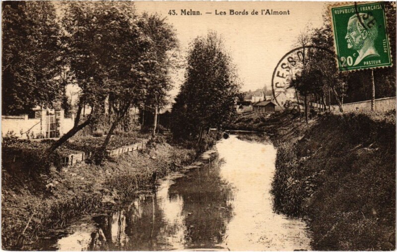 Carte postale ancienne Melun Les Bords de l'Almont à Melun