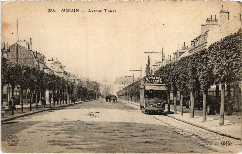 Carte postale ancienne Melun Avenue Thiers à Melun