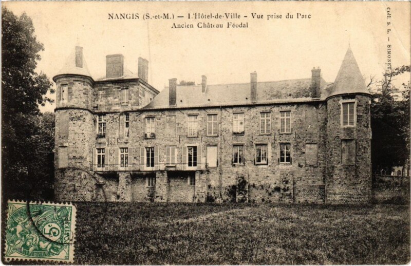 Carte postale ancienne Nangis Hotel de Ville à Nangis