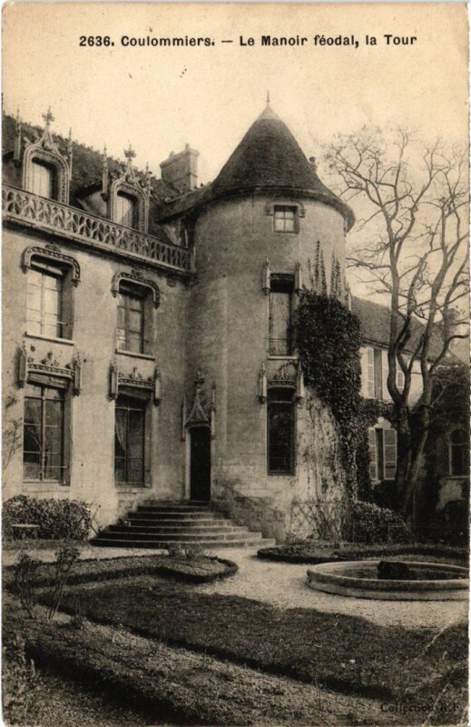 Carte postale ancienne Coulommiers Le Manoir feodal à Coulommiers