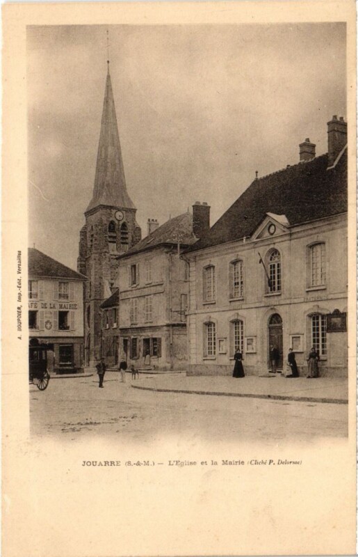 Carte postale ancienne Jouarre Eglise et la Mairie à Jouarre