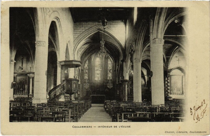Carte postale ancienne Coulommiers Interieur de l'Eglise à Coulommiers