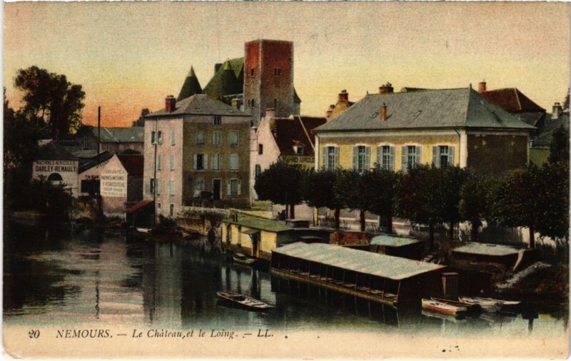 Carte postale ancienne Nemours Le Chateau et le Loing à Nemours