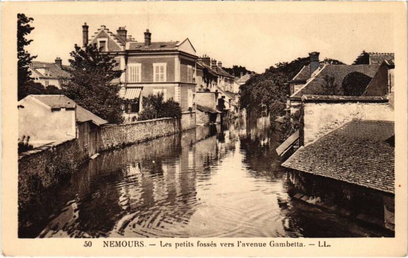 Carte postale ancienne Nemours Les Petits Fosses à Nemours