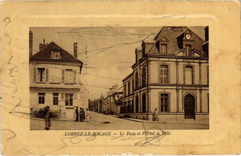 Carte postale ancienne Lorrez le Bocage Le Poste et Hotel de Ville