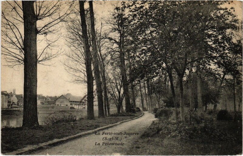 Carte postale ancienne La Ferte sous Jouarre La Promenade à Jouarre