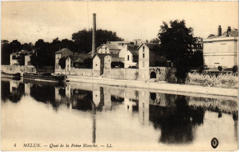 Carte postale ancienne Melun Quai de la Reine Blanche à Melun