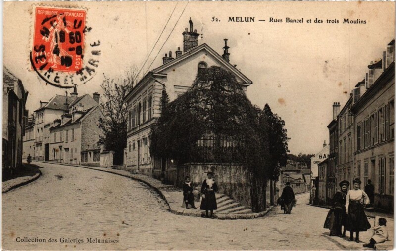 Carte postale ancienne Melun Rues Bancel et des trois Moulins à Melun