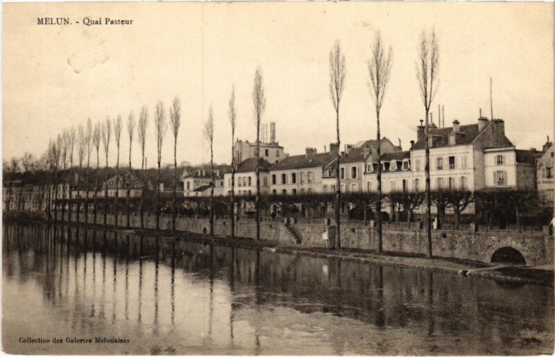 Carte postale ancienne Melun Quai Pasteur à Melun
