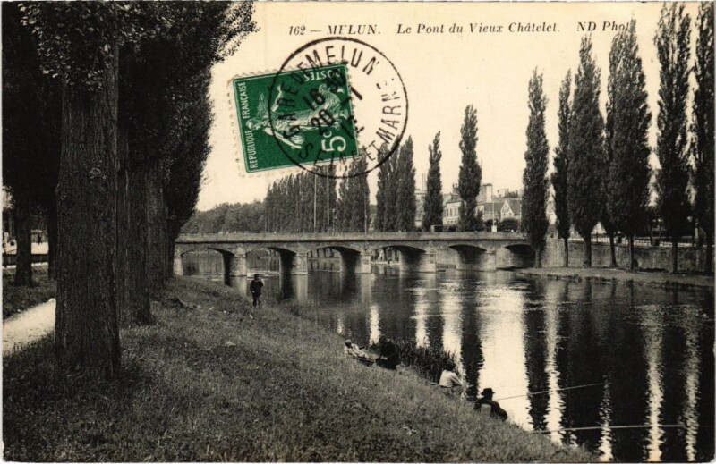 Carte postale ancienne Melun Pont du Vieux Chatelet à Melun