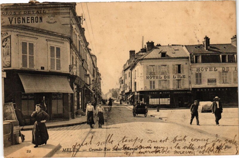 Carte postale ancienne Melun Grande Rue Saint-Etienne à Melun