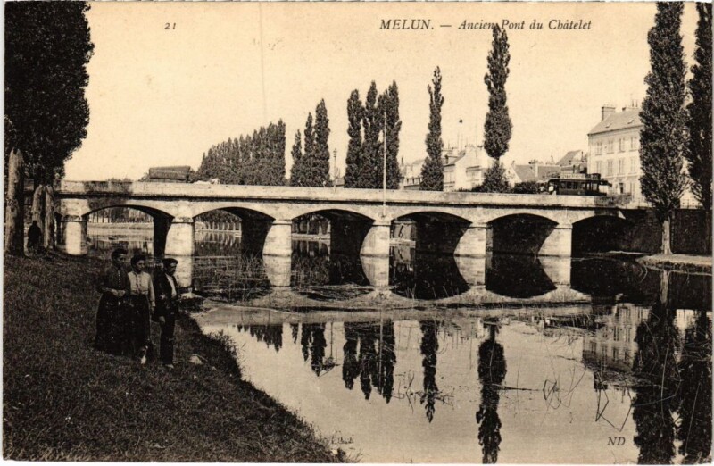 Carte postale ancienne Melun Ancien Pont du Chatelet à Melun