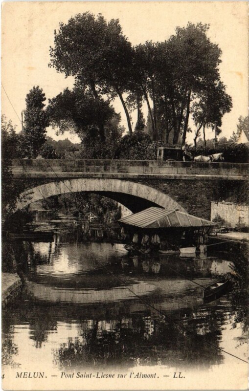 Carte postale ancienne Melun Pont Saint-Liesne à Melun