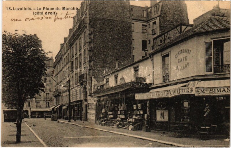Carte postale ancienne Levallois Perret Place du Marche à Levallois-Perret