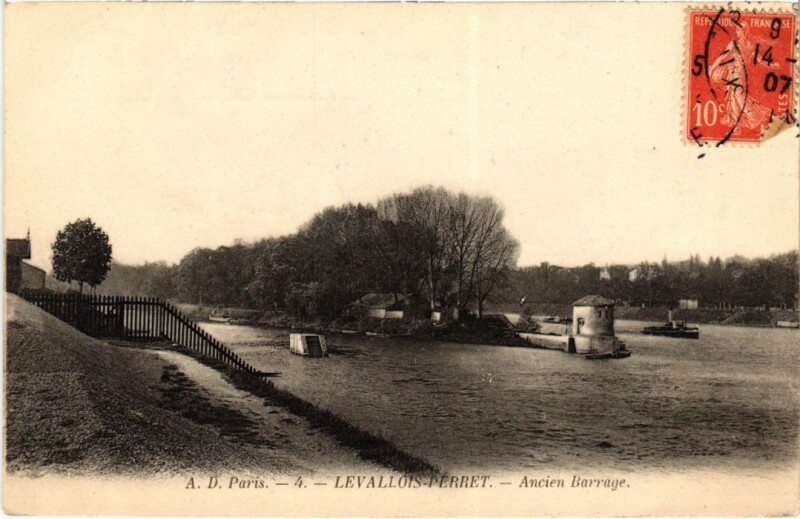 Carte postale ancienne Levallois Perret Ancien Barrage à Levallois-Perret