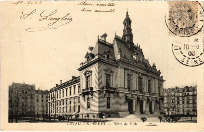 Carte postale ancienne Levallois Perret Hotel de Ville à Levallois-Perret