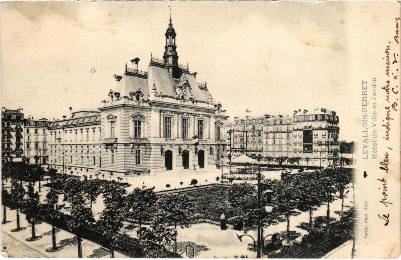 Carte postale ancienne Levallois Perret Hotel de Ville et Jardin à Levallois-Perret