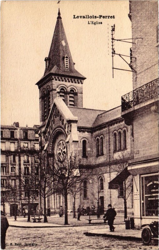 Carte postale ancienne Levallois Perret Eglise à Levallois-Perret