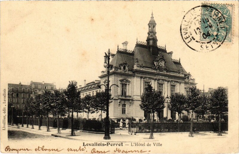 Carte postale ancienne Levallois Perret Hotel de Ville à Levallois-Perret
