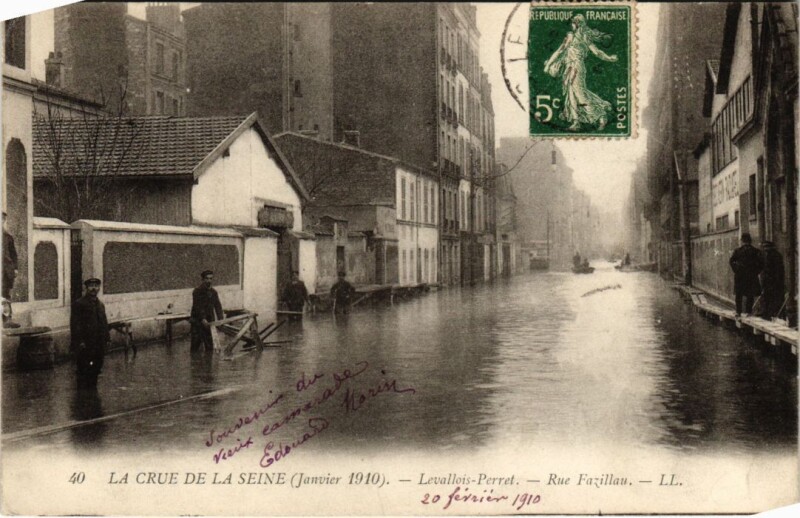 Carte postale ancienne Levallois Perret Rue Fazillau à Levallois-Perret