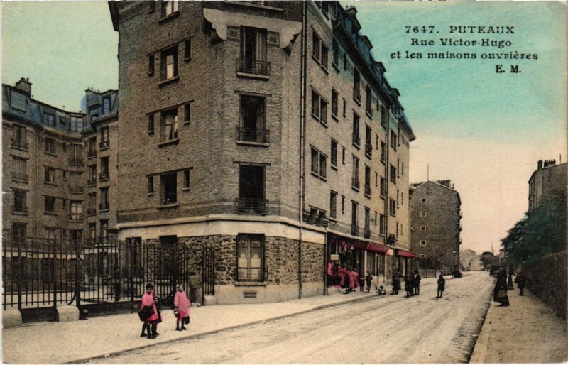 Carte postale ancienne Puteaux Rue Victor Hugo à Puteaux