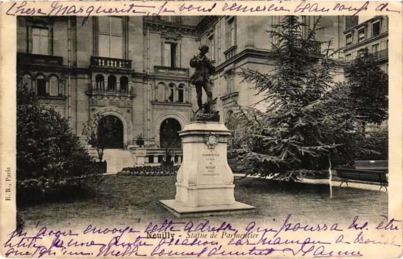 Carte postale ancienne Neuilly Statue de Parmentier