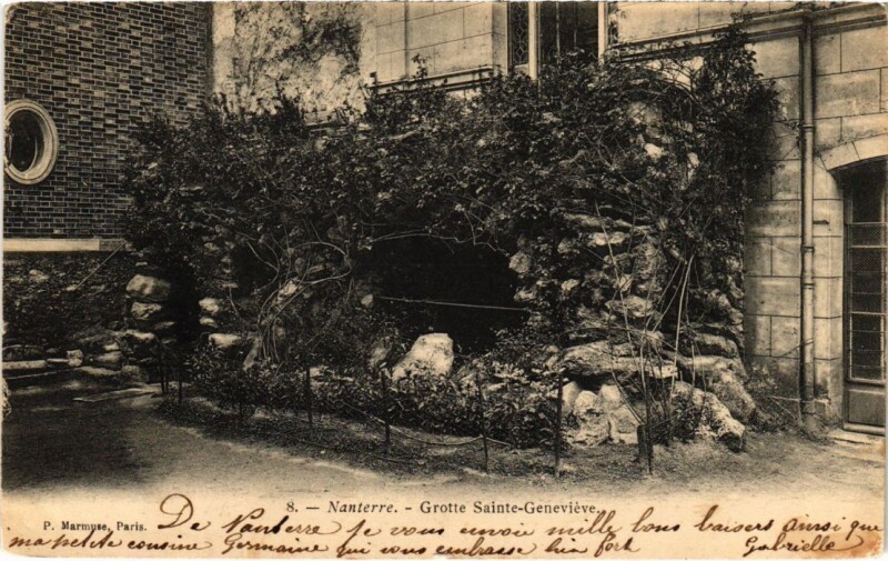 Carte postale ancienne Nanterre Grotte Sainte-Genevieve à Nanterre