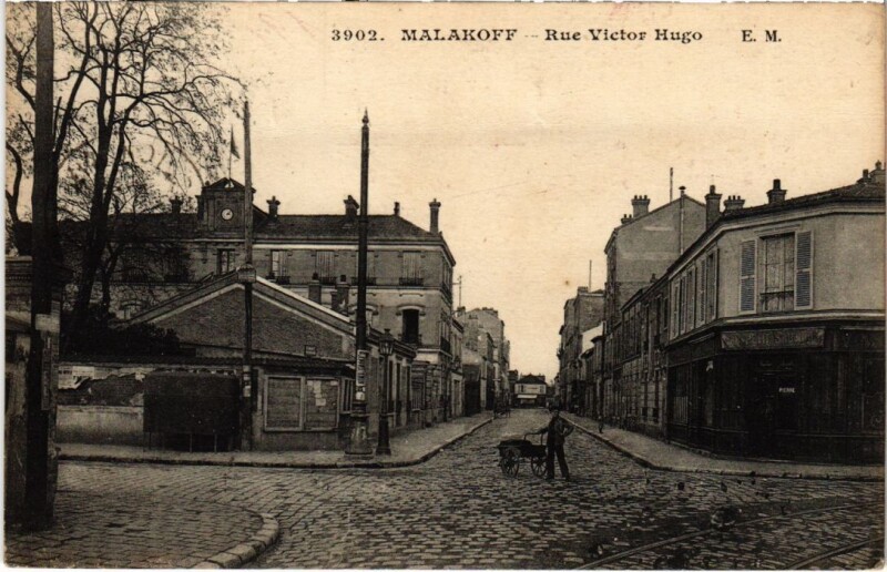 Carte postale ancienne Malakoff Rue Victor Hugo à Malakoff