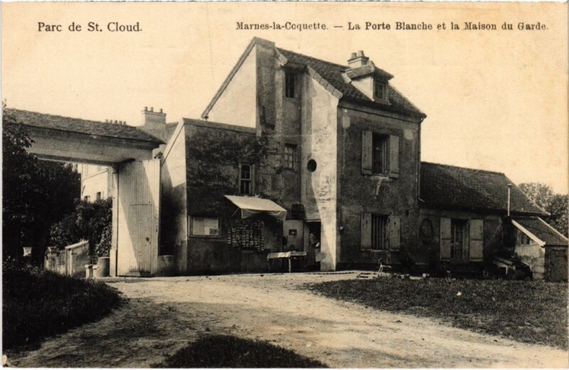 Carte postale ancienne Marnes la Coquette La Porte Blanche et la Maison du Garde à Marnes-la-Coquette