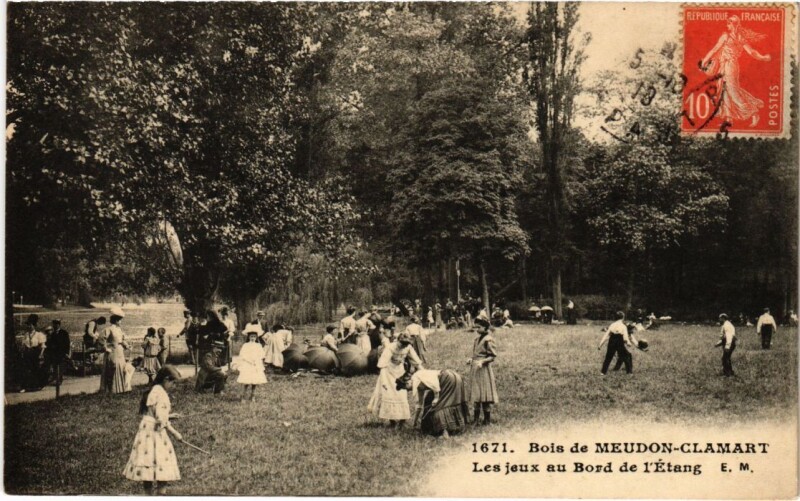 Carte postale ancienne Bois De Meudon Clamart Les Jeux Au Bord De L'Etang à Clamart